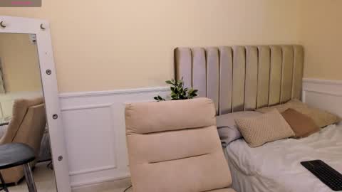 eros_becker_ online show from 04.08.26