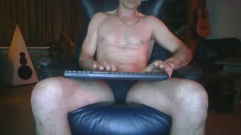 Snapshot of erostja557 chatting on 04.17.26 erostja557 online show from 04.17.26