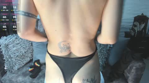 Snapshot of eroticazir chatting on 01.15.25 Valentine online show from 01.15.25