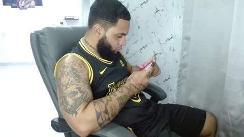 Snapshot of eroticoblack chatting on 05.03.26 Eroticoblack online show from 05.03.26