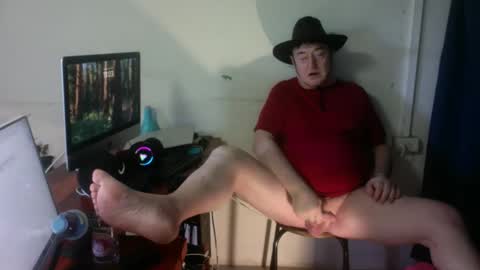 Snapshot of eroticon_6 chatting on 10.19.25 Tom Delaney online show from 10.19.25