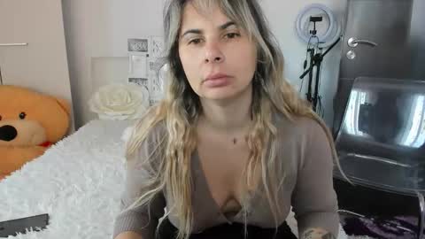 eroticsensualkitty4u online show from 11.14.25