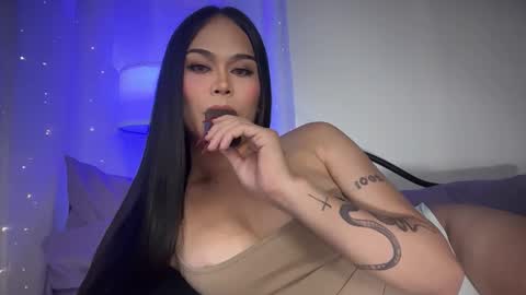 Snapshot of erotictsmonica chatting on 11.04.25 monica online show from 11.04.25