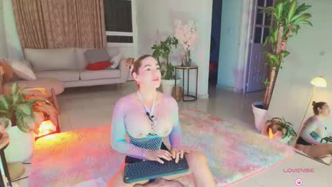 Snapshot of erotik_lady chatting on 01.17.26 TINY online show from 01.17.26