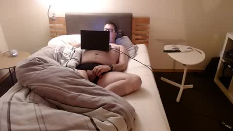 Snapshot of ersuchtspass1987 chatting on 12.31.24 ersuchtspass1987 online show from 12.31.24
