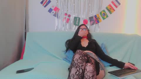 Snapshot of erzsidragon chatting on 03.29.26 ErzsiDragon online show from 03.29.26