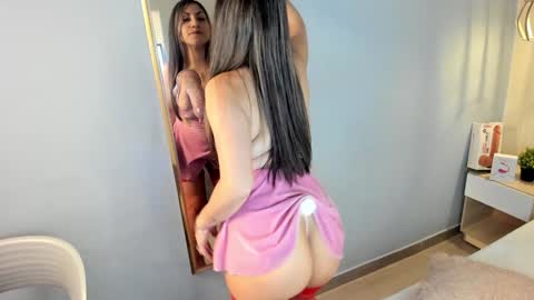 Escarlet online show from 01.18.25