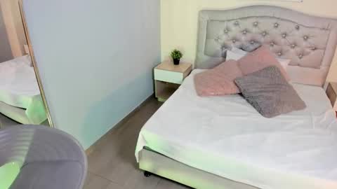 Escarlet online show from 10.27.25