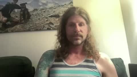 Snapshot of esinking24 chatting on 12.18.24 esinking24 online show from 12.18.24