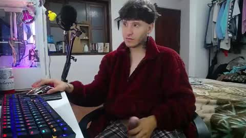 Snapshot of esjrobles chatting on 12.31.24 Esteban online show from 12.31.24