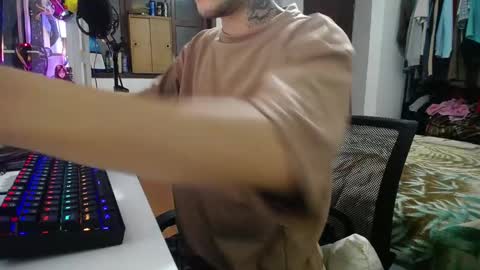 Snapshot of esjrobles chatting on 01.14.25 Esteban online show from 01.14.25