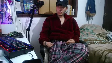 Snapshot of esjrobles chatting on 02.06.25 Esteban online show from 02.06.25