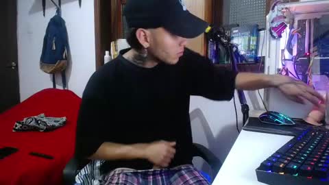 Snapshot of esjrobles chatting on 02.22.25 Esteban online show from 02.22.25