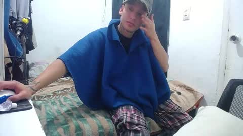 Snapshot of esjrobles chatting on 10.10.25 Esteban online show from 10.10.25