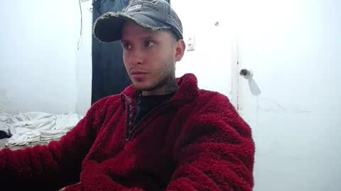 Snapshot of esjrobles chatting on 10.16.25 Esteban online show from 10.16.25