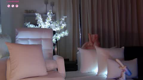 Esther online show from 02.03.26