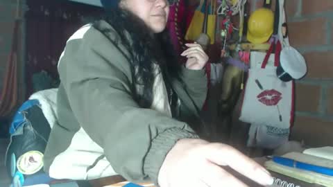 Eskela911 online show from 12.18.25