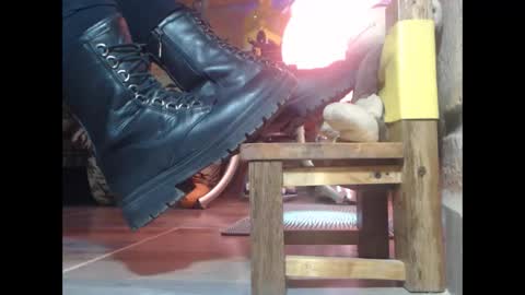 Eskela911 online show from 04.17.26