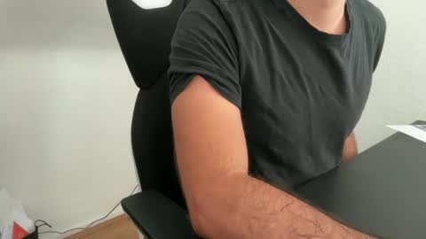 Snapshot of eskp chatting on 10.03.25 eskp online show from 10.03.25