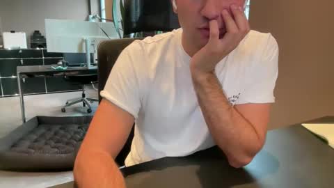 Snapshot of eskp chatting on 10.07.25 eskp online show from 10.07.25