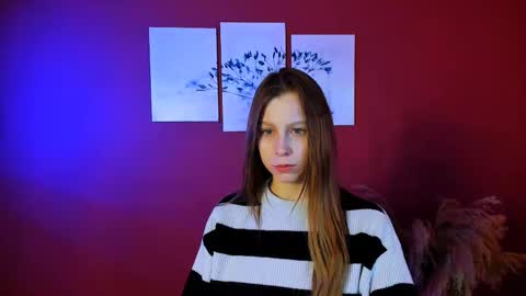 esme_moore_ online show from 10.19.25