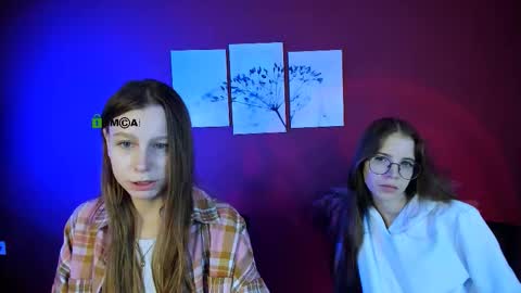 esme_moore_ online show from 10.20.25