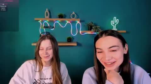 esme_moore_ online show from 11.27.25