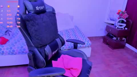 esme online show from 09.20.25