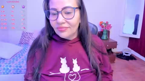 esme online show from 10.19.25