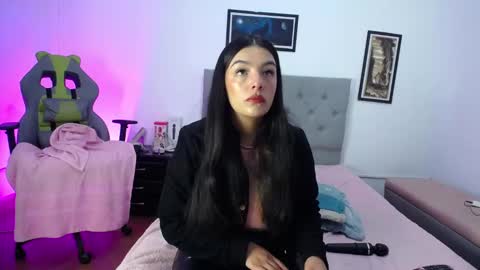 Perla online show from 10.14.25