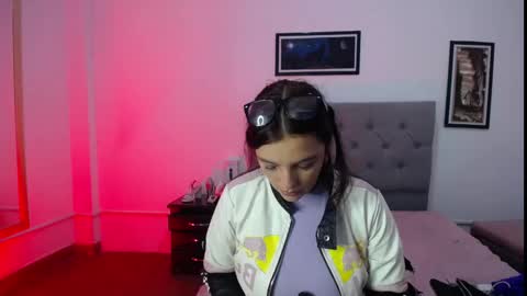 Perla online show from 11.15.25