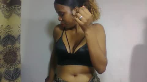 Snapshot of esmeraldae chatting on 10.24.25 esmeraldae online show from 10.24.25