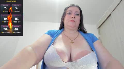 Snapshot of esmeraldo_mfc chatting on 05.12.26 Esmeralda online show from 05.12.26