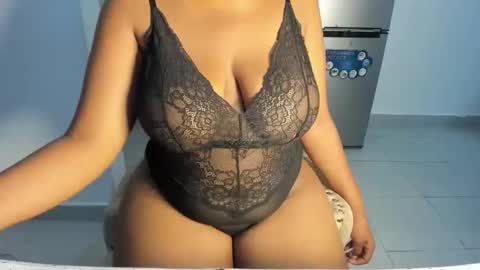 Esme online show from 12.19.25