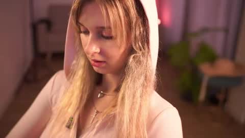 Snapshot of esmereal chatting on 05.06.26 How was your Christmas online show from 05.06.26