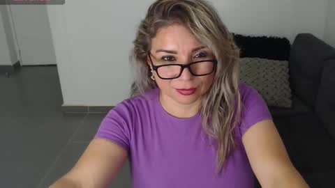 Juliana online show from 02.11.25