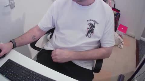 Snapshot of essex_wild chatting on 01.06.25 Morph online show from 01.06.25