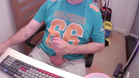 Snapshot of essex_wild chatting on 10.19.25 Morph online show from 10.19.25