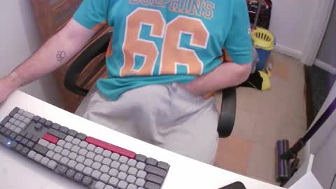 Snapshot of essex_wild chatting on 11.08.25 Morph online show from 11.08.25