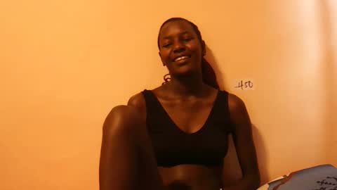 Snapshot of essie_n chatting on 11.19.25 Eddah online show from 11.19.25