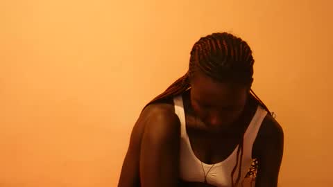 Snapshot of essie_n chatting on 11.28.25 Eddah online show from 11.28.25