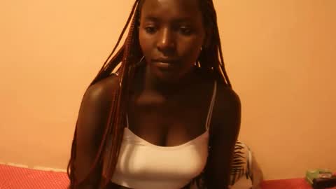 Snapshot of essie_n chatting on 12.13.25 Eddah online show from 12.13.25