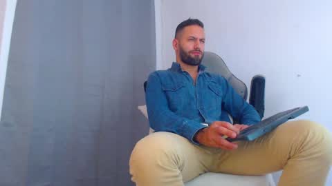 Snapshot of esteban7984068 chatting on 12.06.24 esteban online show from 12.06.24