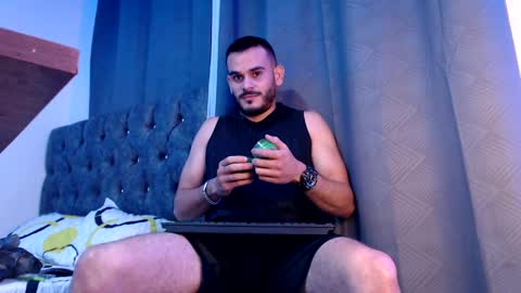 Snapshot of esteban_fer chatting on 01.27.25 Esteban Fernandez online show from 01.27.25