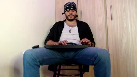 Snapshot of esteban_fer chatting on 01.29.25 Esteban Fernandez online show from 01.29.25