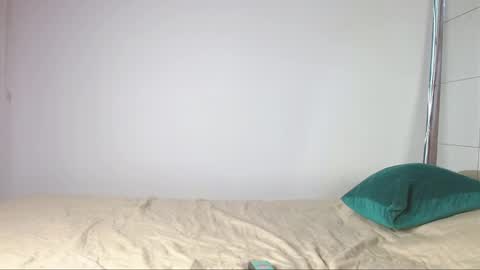 Estefa G online show from 12.16.24