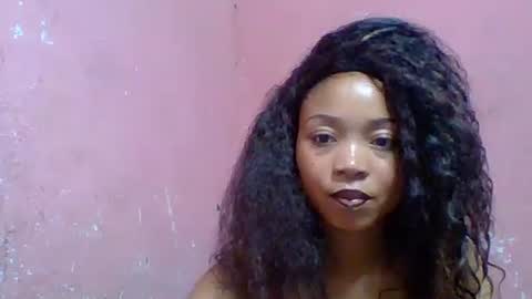 estelah20 online show from 11.05.25