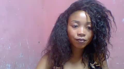 estelah20 online show from 11.08.25