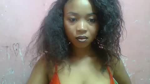 estelah20 online show from 12.03.25