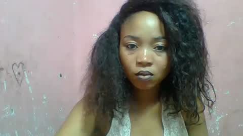 estelah20 online show from 12.04.25